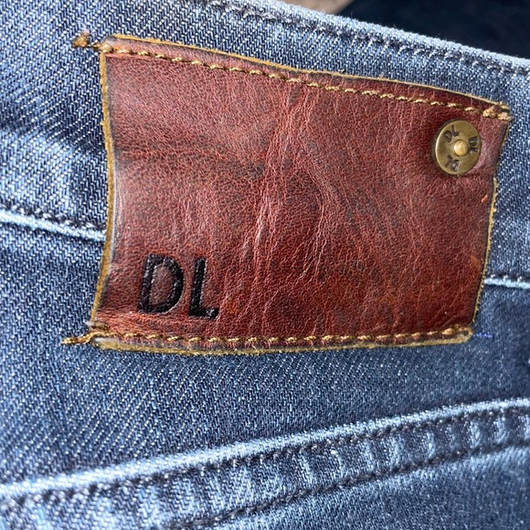 DL1961 Vince Size 34 Casual Straight Dark Wash Denim Premium Jeans - Picture 2 of 11